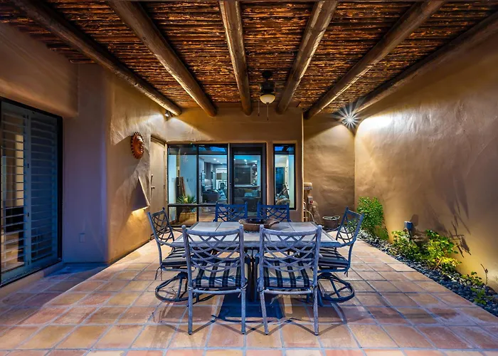 Exclusive Boulders Retreat Near Downtown Hiking Scenic Views. Villa