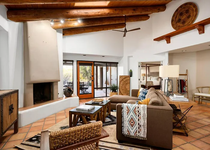 Exclusive Boulders Retreat Near Downtown Hiking Scenic Views. Villa Cave Creek