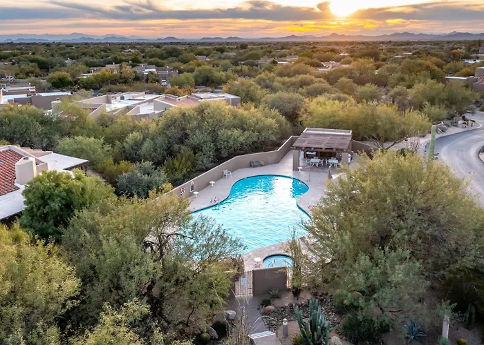 Villa Exclusive Boulders Retreat Near Downtown Hiking Scenic Views.