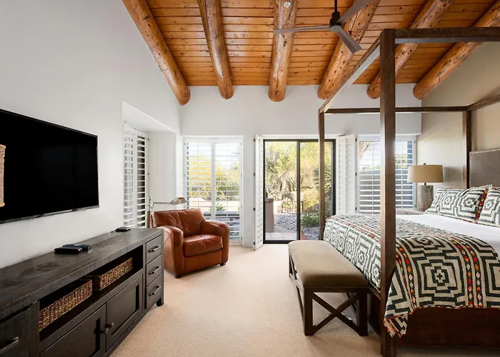 Exclusive Boulders Retreat Near Downtown Hiking Scenic Views. *