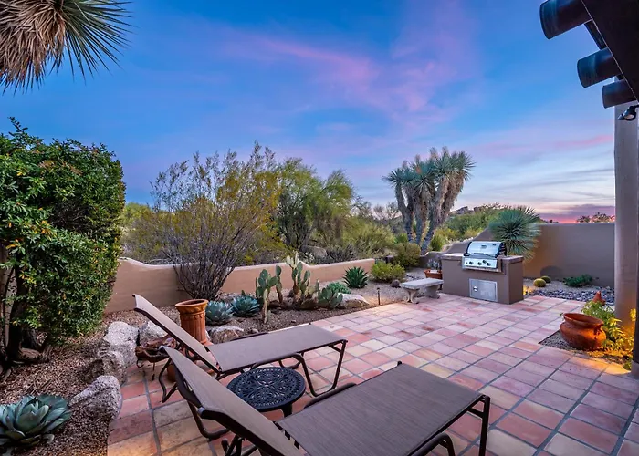 Exclusive Boulders Retreat Near Downtown Hiking Scenic Views. Cave Creek